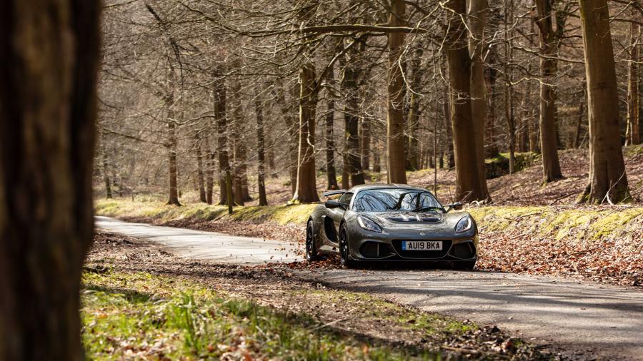  Lotus Exige Sport 410 2018 года  (UK) (фото 1 из 45)